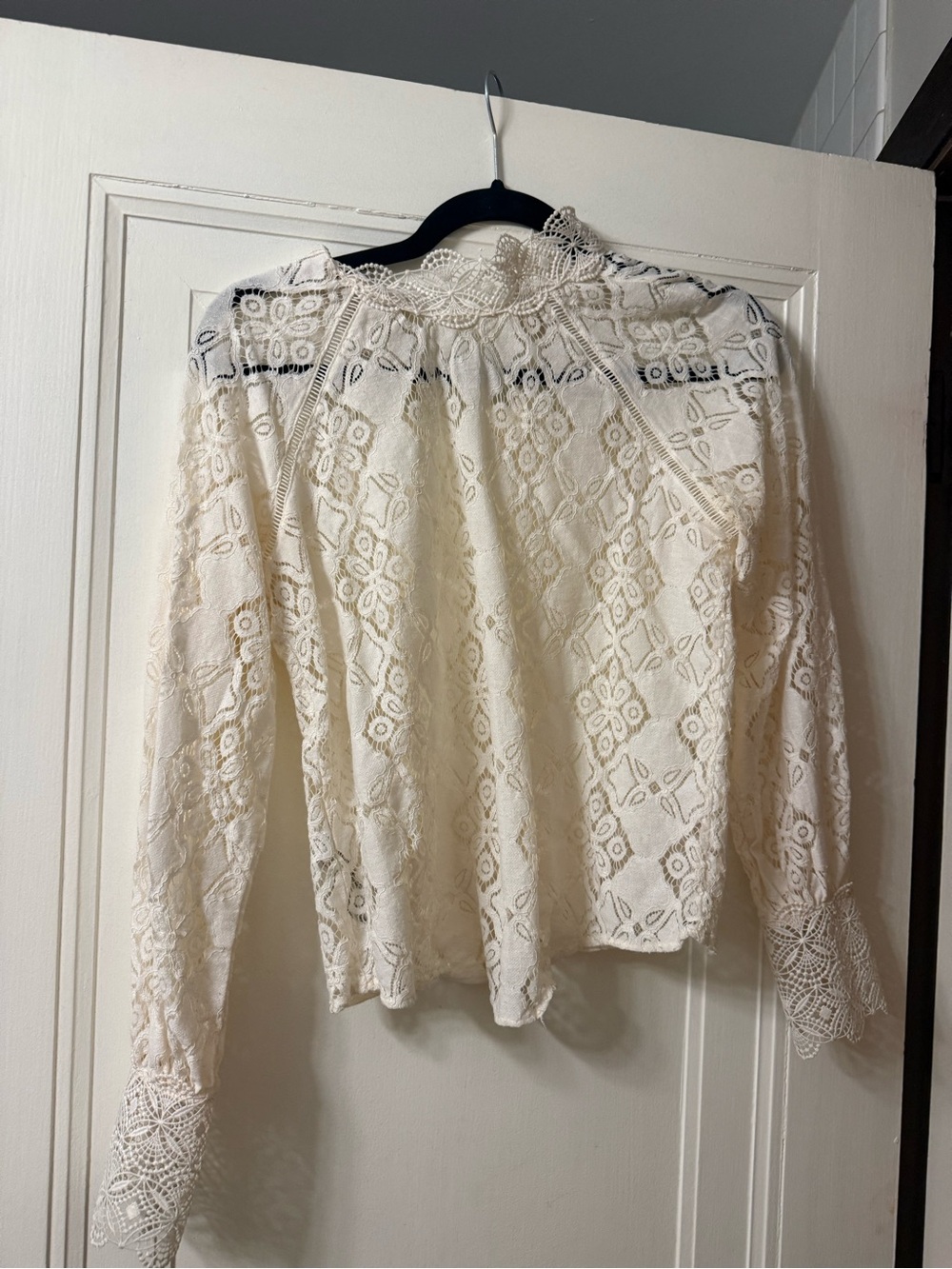 Mango Women's Cream Lace Long-Sleeve Blouse - Elegant Crochet Detail